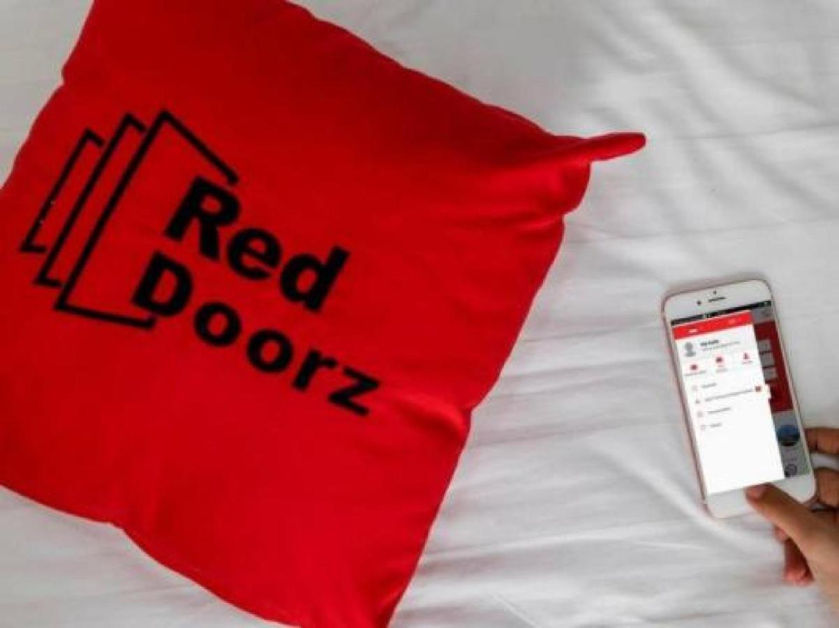 Reddoorz Plus Near Stie Ykpn Maguwo Eksteriør bilde